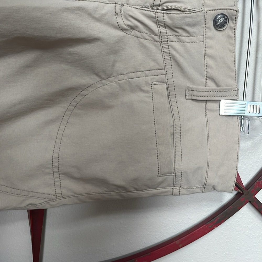 Mid thigh  active shorts - Picture 2 of 4